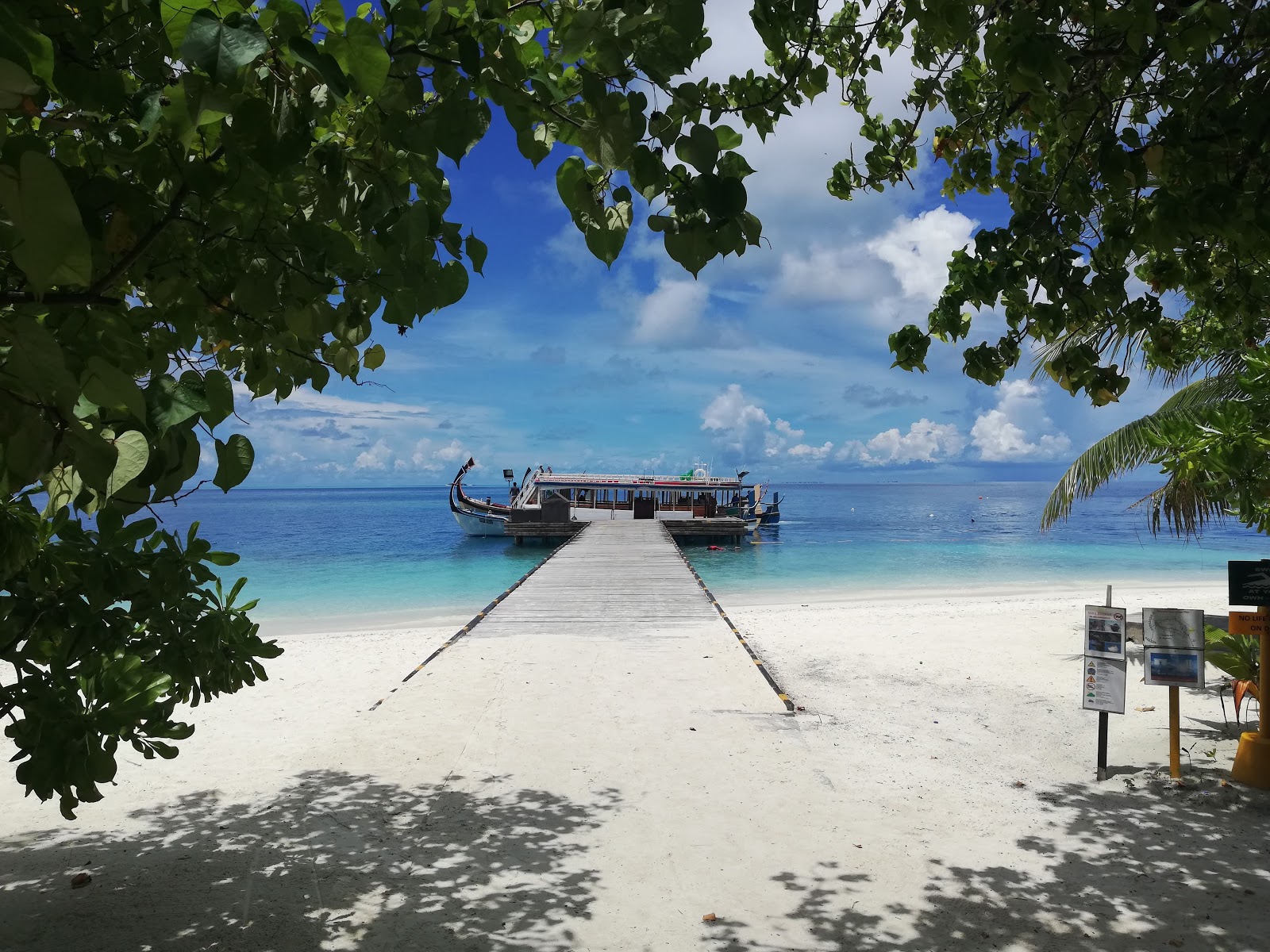 Foto de Adaaran Club Rannalhi con playa amplia