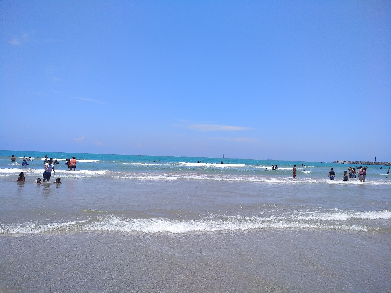 Foto von Playa Tuxpan mit langer gerader strand