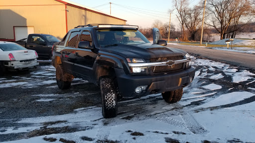 Auto Body Shop «D & R Autobody», reviews and photos, 41 Brickplant Rd, Womelsdorf, PA 19567, USA