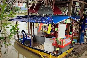 Floating Market image