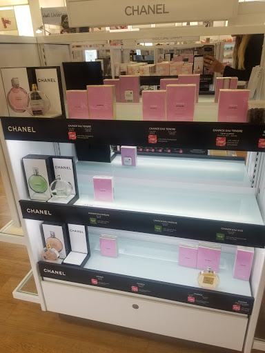 Hair Salon «Ulta Beauty», reviews and photos, 2863 Park Ave, Tustin, CA 92780, USA