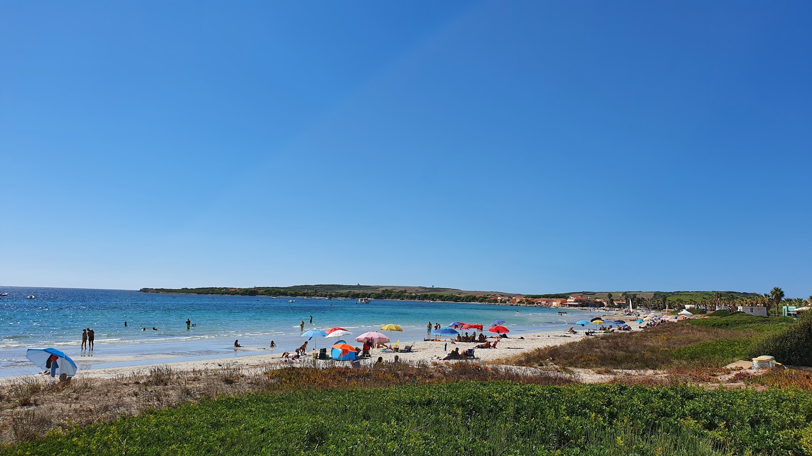 Fotografie cu Spiaggia Di Putzu Idu zonele de facilități