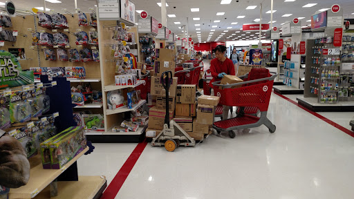 Department Store «Target», reviews and photos, 1555 N Tomahawk Island Dr, Portland, OR 97217, USA