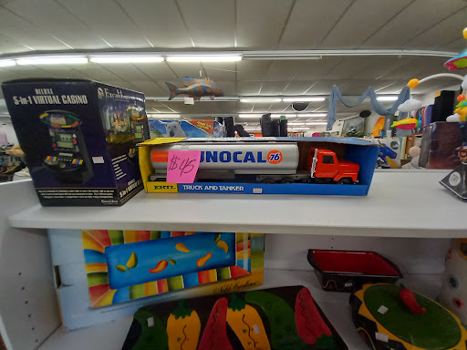 Thrift Store «JUNK 4 UR TRUNK THRIFT STORE», reviews and photos, 5494 New Jesup Hwy, Brunswick, GA 31523, USA