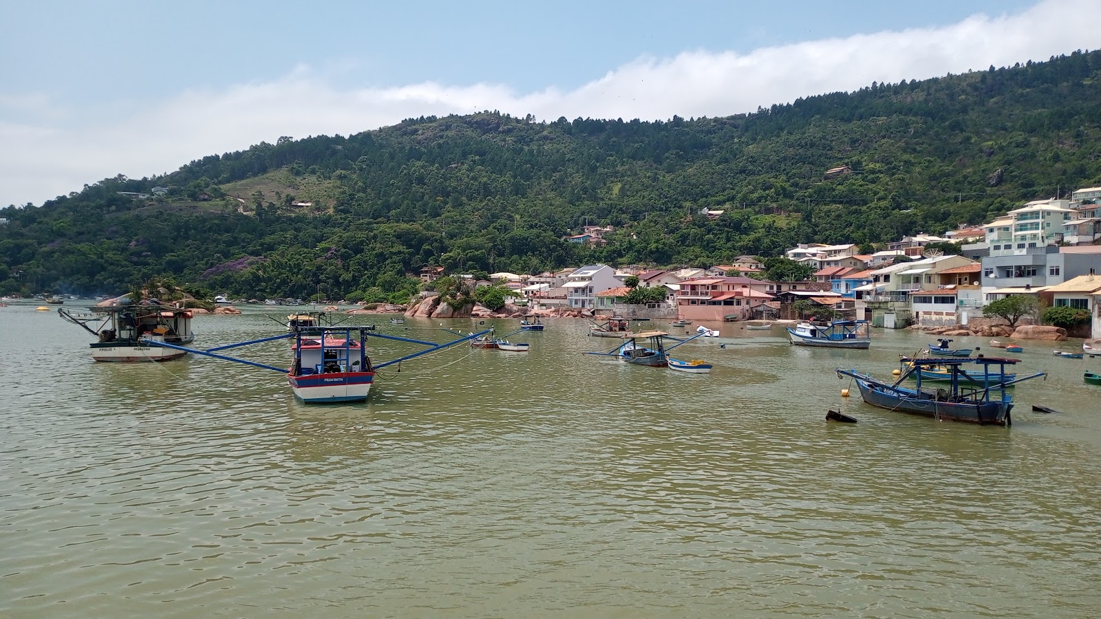 Foto de Praia do Canto e o assentamento