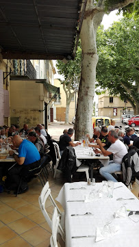Atmosphère du Restaurant français Tincani Thery Maria à Peyrolles-en-Provence - n°1
