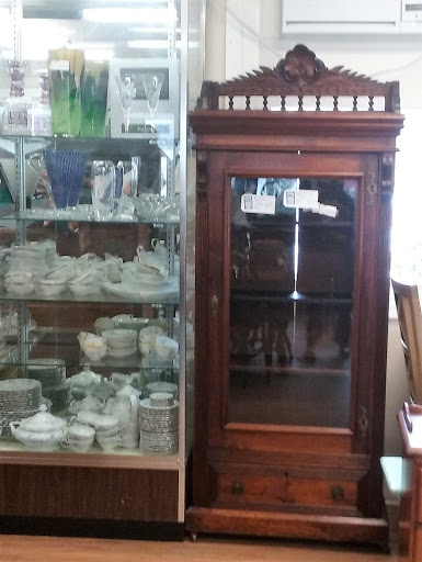 Thrift Store «Bryn Mawr Hospital Thrift Shop», reviews and photos, 804 County Line Rd, Bryn Mawr, PA 19010, USA