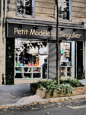 Petit Modèle au Singulier à Paris