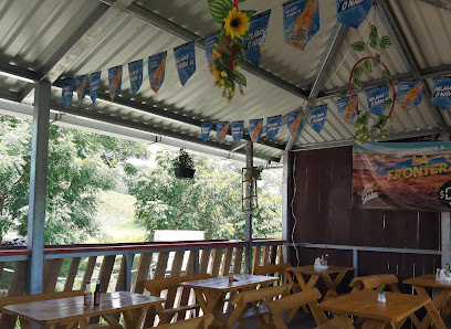 Restaurante La Frontera - 2MX6+7F4, Carr. a San Pablo Tacachico, Cantón Santa Rosa, El Salvador