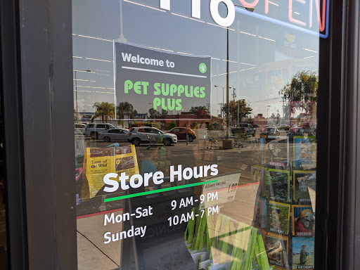 Pet Supply Store «Pet Supplies Plus», reviews and photos, 5418 N Blackstone Ave, Fresno, CA 93710, USA