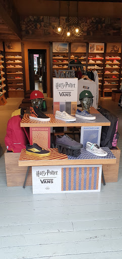 VANS Store Kingston