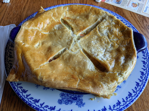 American Restaurant «Cracker Barrel Old Country Store», reviews and photos, 200 Cracker Barrel Dr, Clarksville, TN 37040, USA