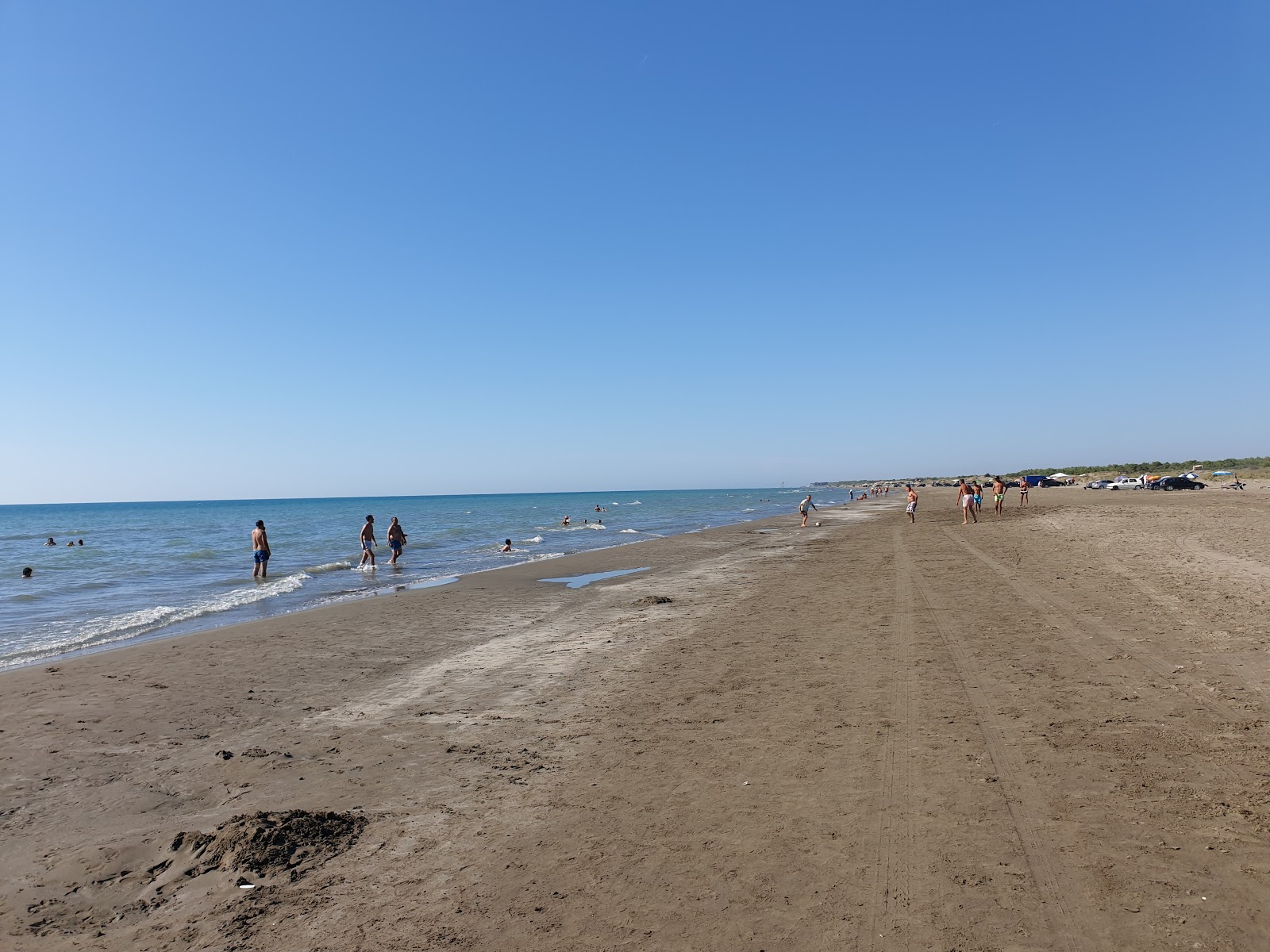 Foto de Semanit III beach con arena oscura superficie