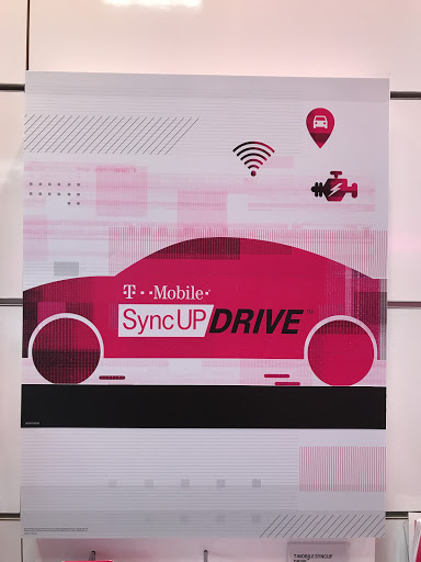 Cell Phone Store «T-Mobile», reviews and photos, 663 E Aurora Rd, Macedonia, OH 44056, USA