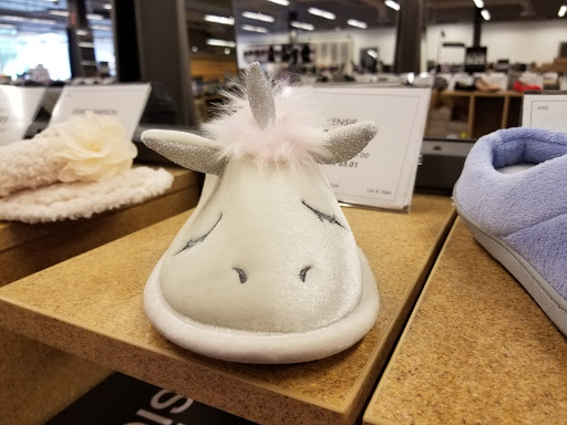 Shoe Store «DSW Designer Shoe Warehouse», reviews and photos, 17159 Cole Rd, Hagerstown, MD 21740, USA