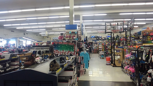 Sporting Goods Store «Big 5 Sporting Goods», reviews and photos, 3420 Arden Way, Sacramento, CA 95825, USA