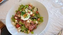 Salade Cobb du Restaurant français La Terrasse du Beaujolais à Chiroubles - n°19