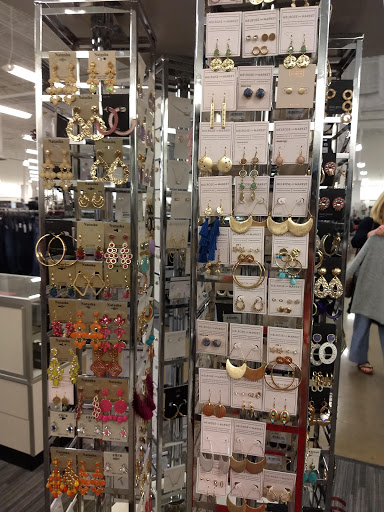 Department Store «Nordstrom Rack Tempe Marketplace», reviews and photos, 1900 E Rio Salado Pkwy, Tempe, AZ 85281, USA