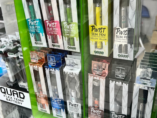 Tobacco Shop «Smoke Tokz Head Shop KC», reviews and photos, 1263 W 103rd St, Kansas City, MO 64114, USA