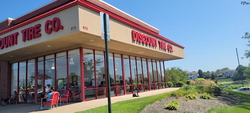 Tire Shop «Discount Tire Store - Elgin, IL», reviews and photos, 875 S Randall Rd, Elgin, IL 60123, USA