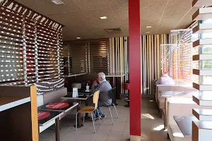 Restauracja McDonald's image