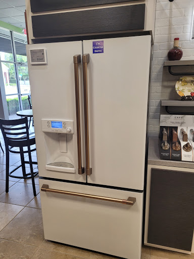 Appliance Store «Famous Tate Appliance & Bedding Center», reviews and photos, 3347 Henderson Blvd, Tampa, FL 33609, USA