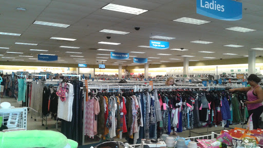 Clothing Store «Ross Dress for Less», reviews and photos, 8464 W Hillsborough Ave, Tampa, FL 33615, USA