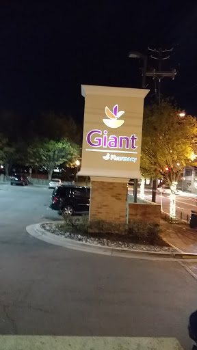 Giant, 7142 Arlington Rd, Bethesda, MD 20814, USA, 