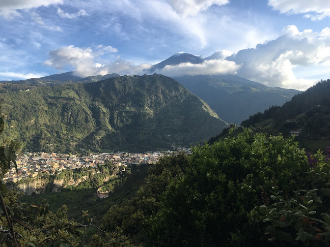 Illuchi Bajo, cerca casa Communal, Baños de Agua Santa 180250, Ecuador