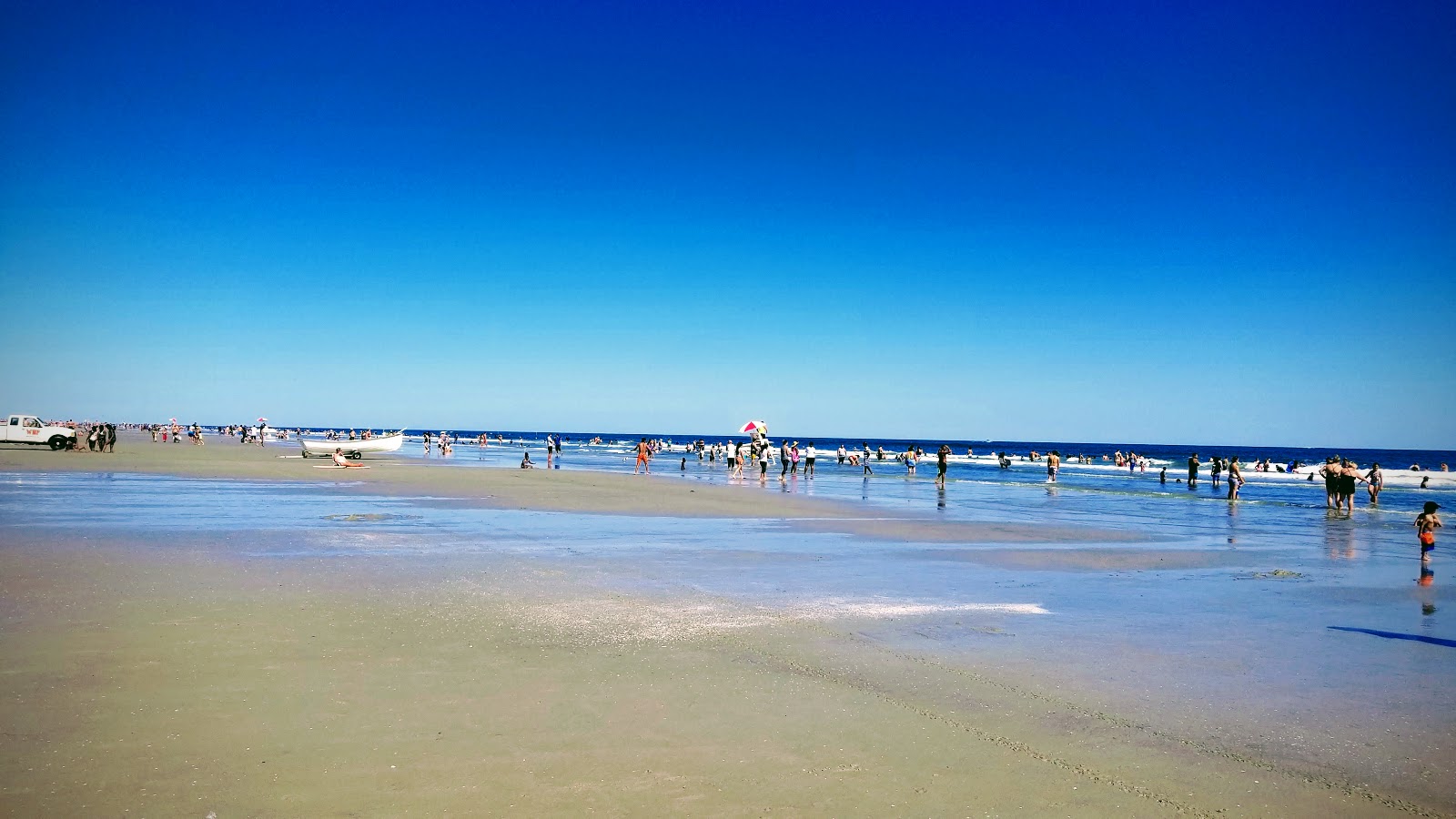 Foto van Wildwood N.J. Beach met recht en lang