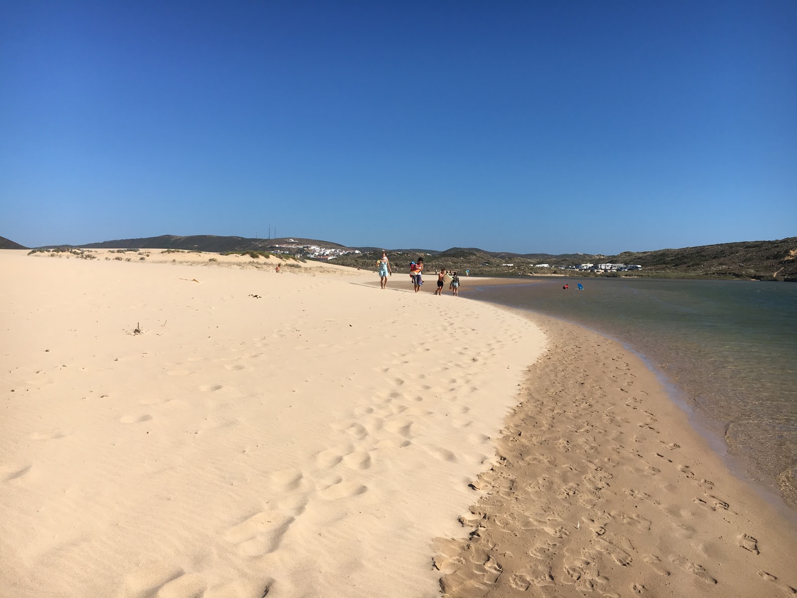 Foto av Praia da Bordeira med hög nivå av renlighet