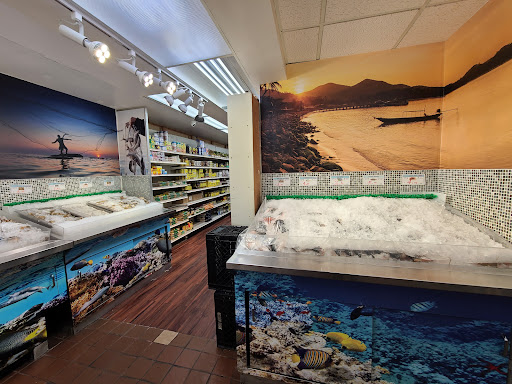 Supermarket «Berry Fresh Farm», reviews and photos, 43-26 Ditmars Blvd, Astoria, NY 11105, USA