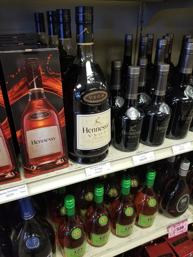 State Liquor Store «NH Liquor & Wine Outlet», reviews and photos, 500 Woodbury Ave, Portsmouth, NH 03801, USA