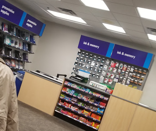 Print Shop «FedEx Office Print & Ship Center», reviews and photos, 1244 Boylston St, Chestnut Hill, MA 02467, USA