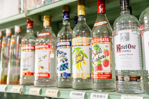 Liquor Store «R & H Liquor Stores», reviews and photos, 1662 TX-337 Loop, New Braunfels, TX 78130, USA