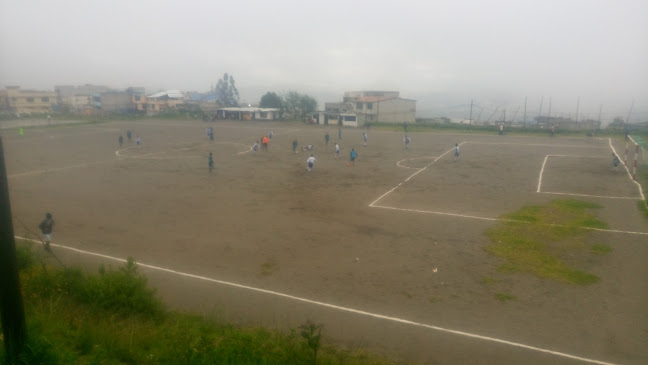 Opiniones de Cancha 4 Esquinas en Quito - Campo de fútbol
