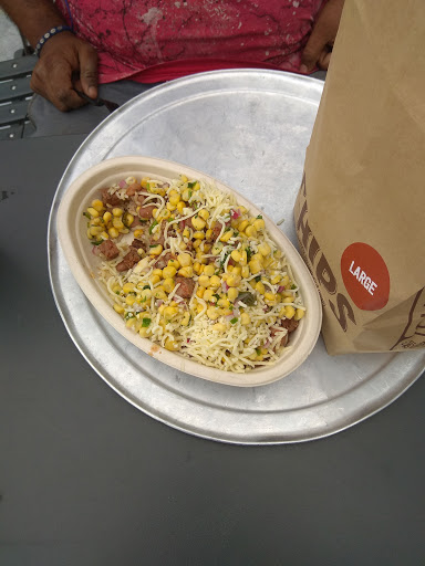 Mexican Restaurant «Chipotle Mexican Grill», reviews and photos, 915 E Oak St, Conway, AR 72032, USA