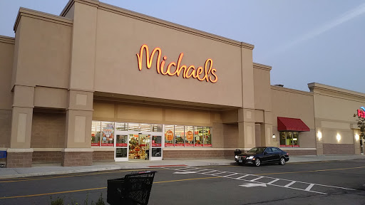 Michaels, 259 Berlin Turnpike, Berlin, CT 06037, USA, 
