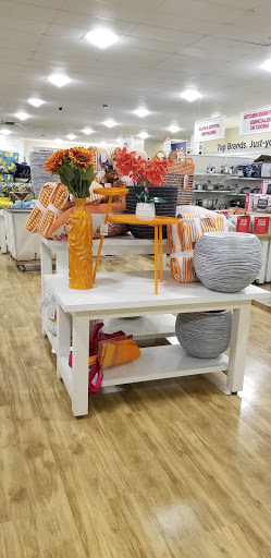 Department Store «Marshalls & HomeGoods», reviews and photos, 731 Centerview Blvd, Kissimmee, FL 34741, USA