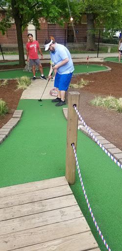 Golf Driving Range «Diversey Driving Range», reviews and photos, 141 W Diversey Pkwy, Chicago, IL 60657, USA