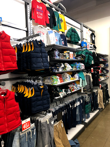 Clothing Store «Old Navy», reviews and photos, 40-24 College Point Blvd, Flushing, NY 11354, USA