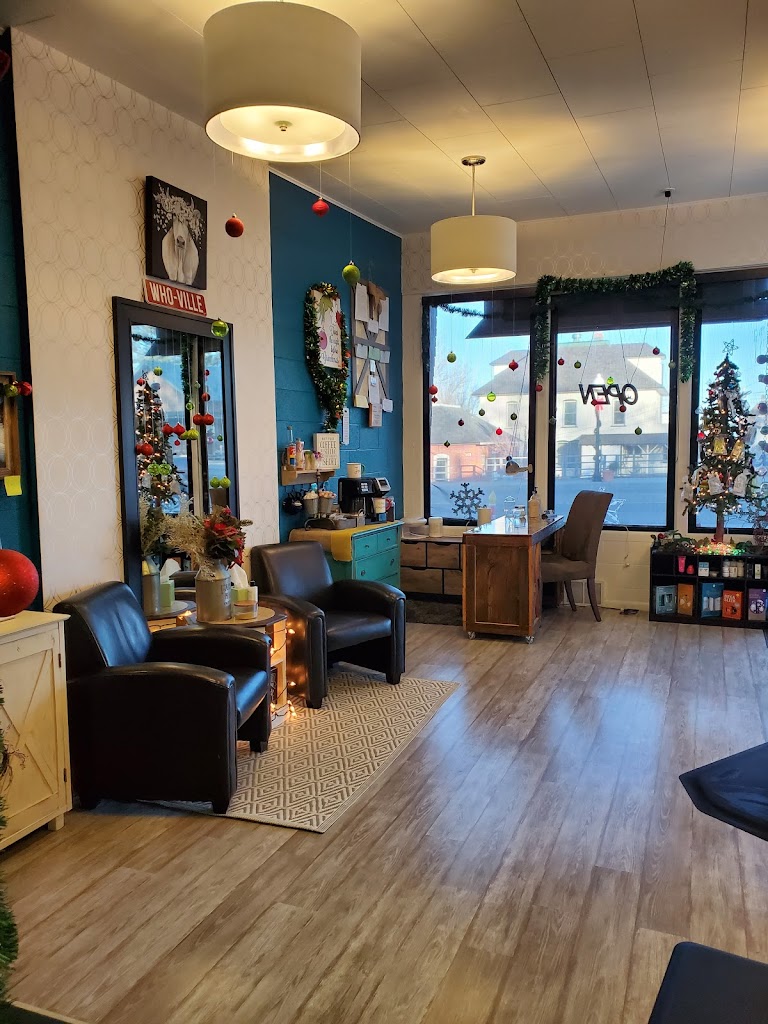 2 Rowdy Cowgirls Salon 82201
