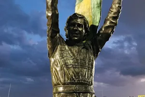 Estátua do Ayrton Senna image