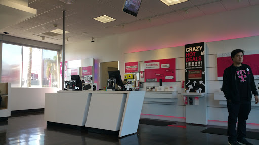 Cell Phone Store «T-Mobile», reviews and photos, 422 S Gaffey St, San Pedro, CA 90731, USA