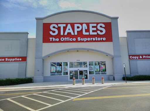 Staples, 10016 Gulf Center Dr, Fort Myers, FL 33913, USA, 