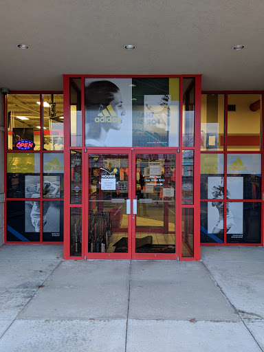 Tennis Store «Midwest Sports Tennis Outlet», reviews and photos, 11613 Reading Rd, Cincinnati, OH 45241, USA