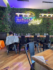 Atmosphère du Restaurant de hamburgers L'Atelier du Burger à Ivry-sur-Seine - n°10