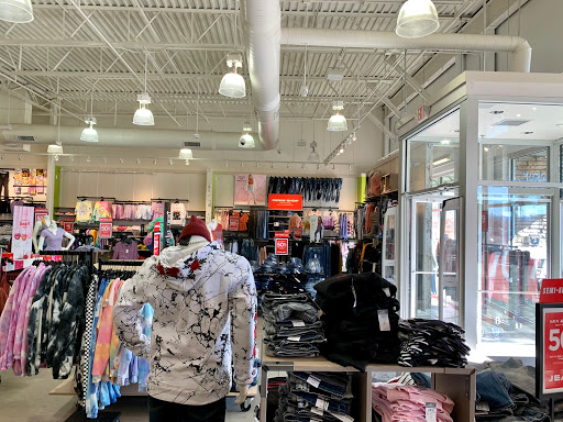 Clothing Store «rue21», reviews and photos, 180 Ken Pratt Blvd #130, Longmont, CO 80501, USA