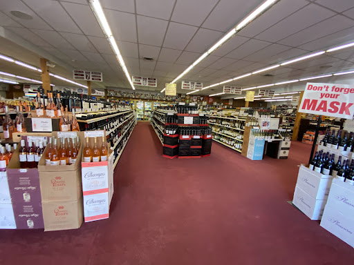 Liquor Store «M & R Liquor Store», reviews and photos, 214 W Main St, Avon, CT 06001, USA