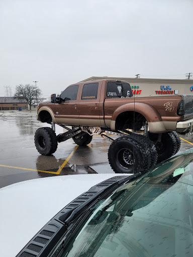 Shopping Mall «Hillcrest Shopping Center», reviews and photos, 1701 N Larkin Ave, Crest Hill, IL 60403, USA